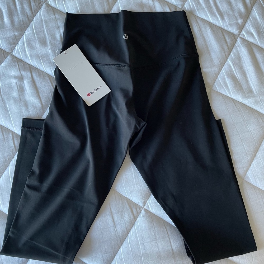 New with tags lululemon Align HR Leggings 25”